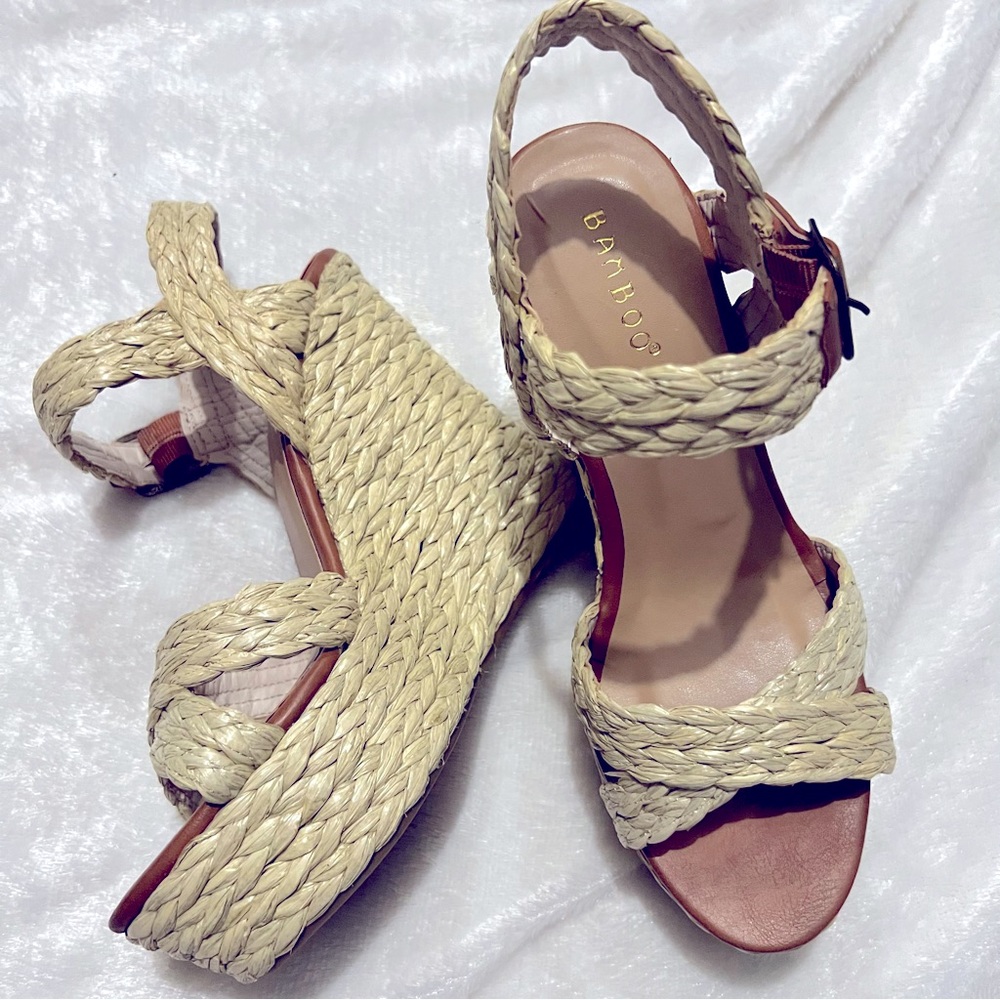 Women’s Bamboo Wedge Heel Sandal Size 6.5